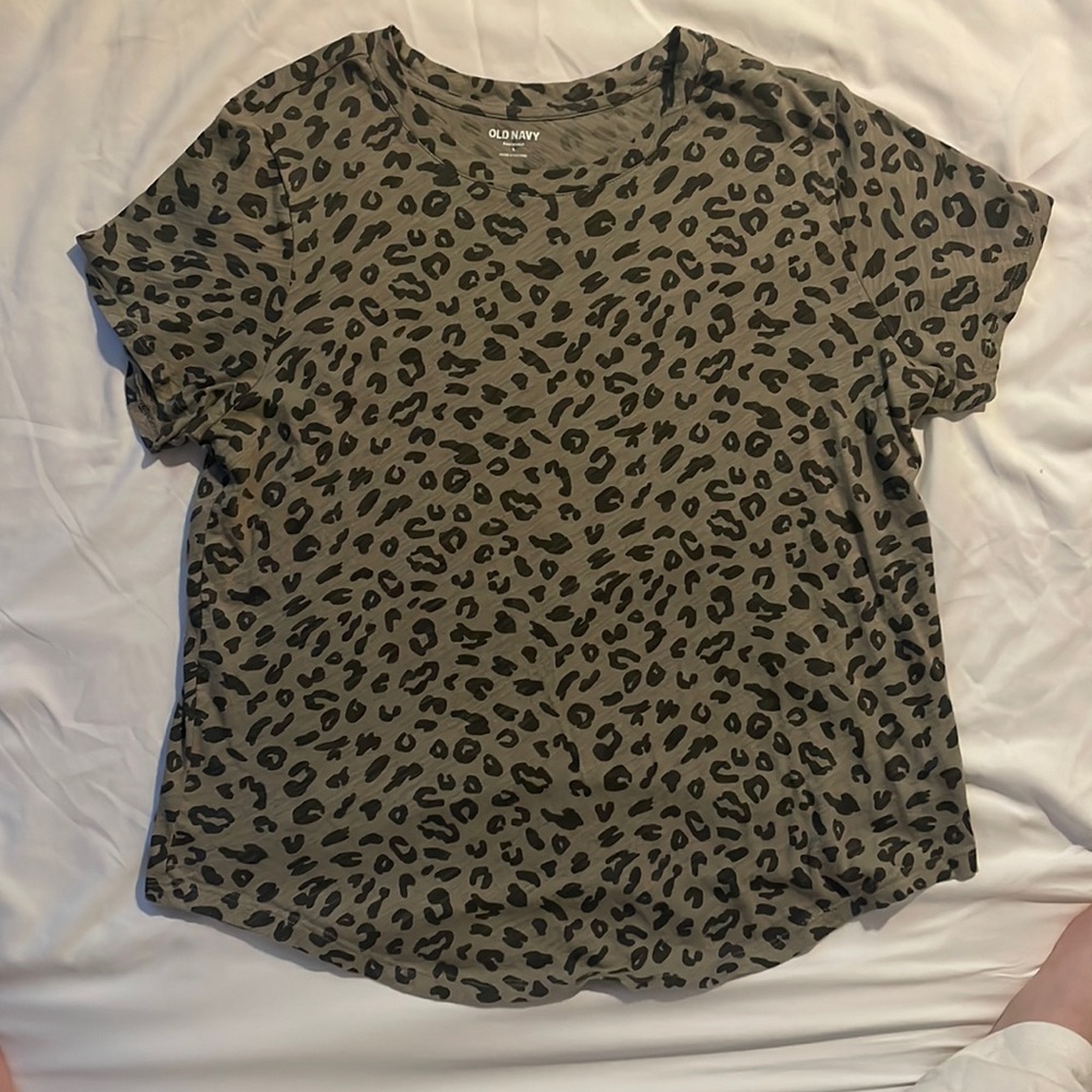 Old Navy Leopard Print T-shirt